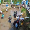 Dinas LH Bareng BRI Bersihkan Sungai Surakatiga